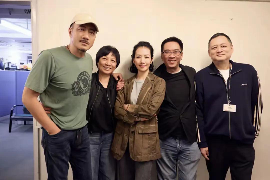 林青霞与粉丝的动人故事_屌丝终有逆袭日木耳再无还粉时_林青霞的故事