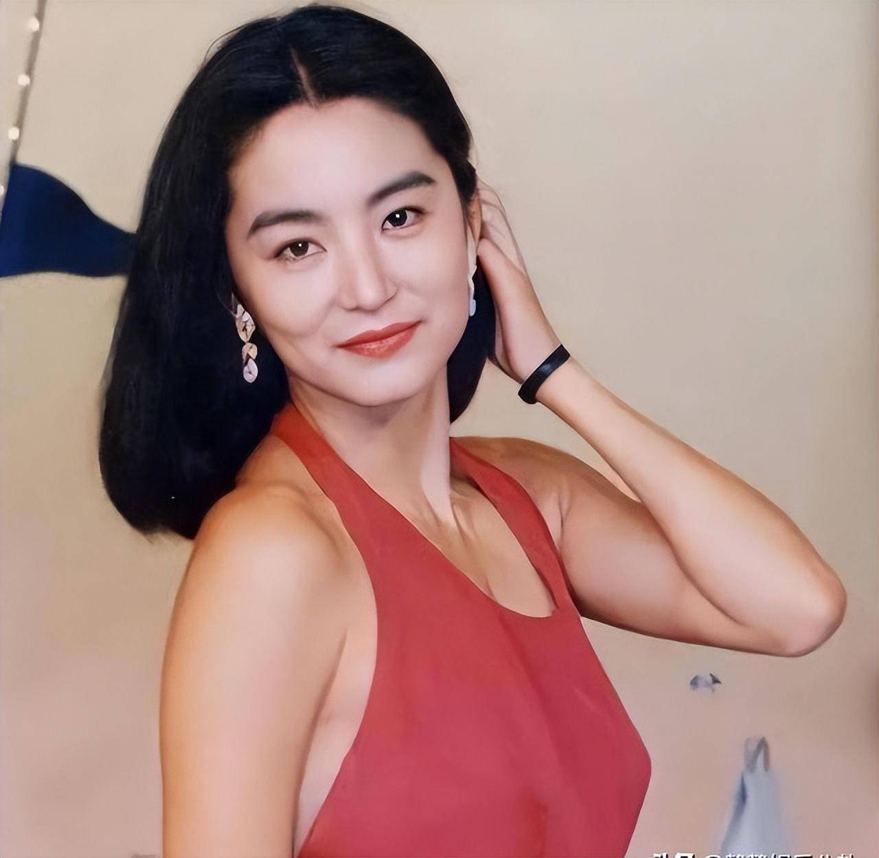 林青霞的故事_林青霞与粉丝的动人故事_林青霞年轻动图